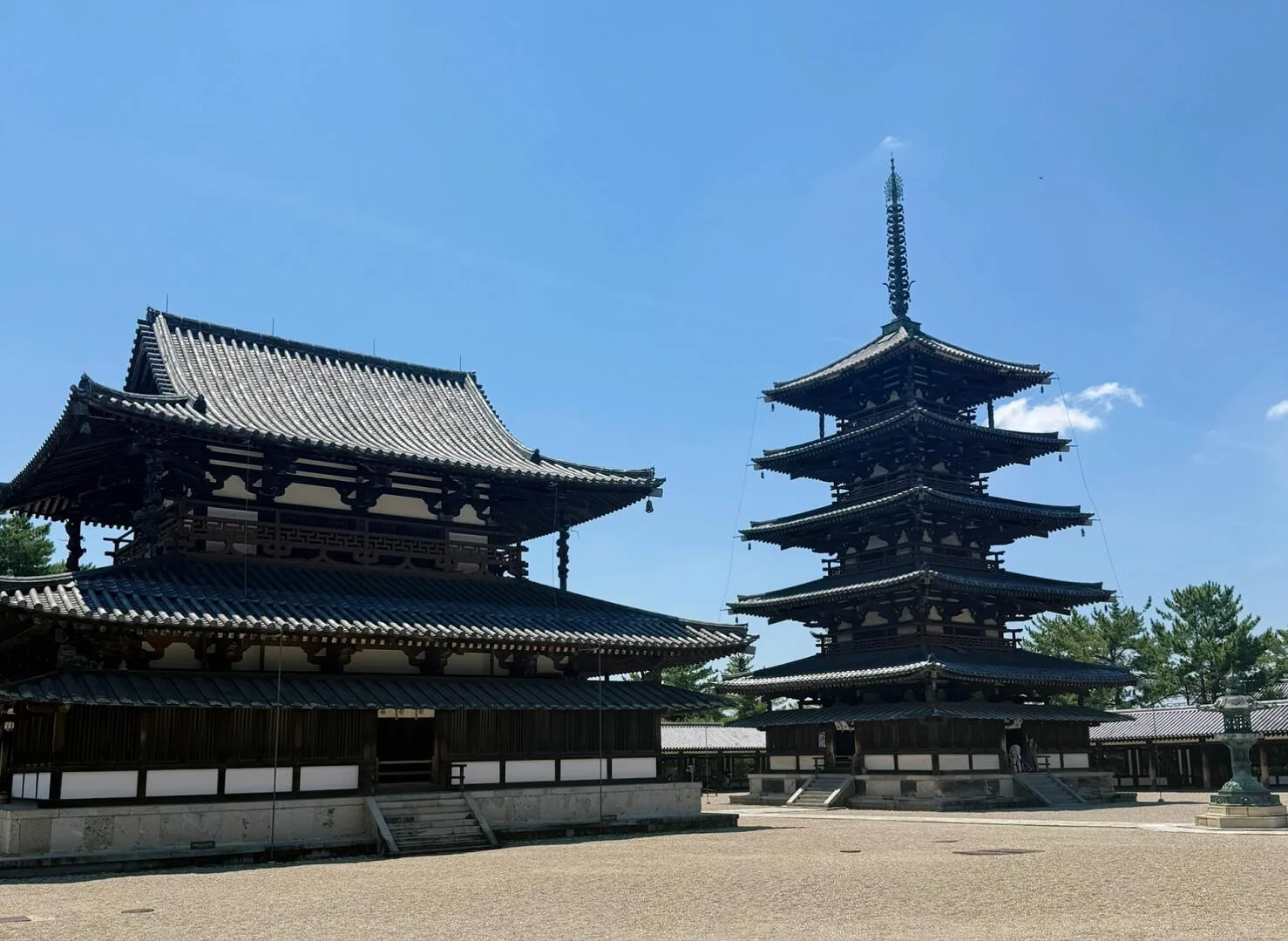 Hōryū-ji Golden Hall and five-story pagoda beneath a clear blue sky